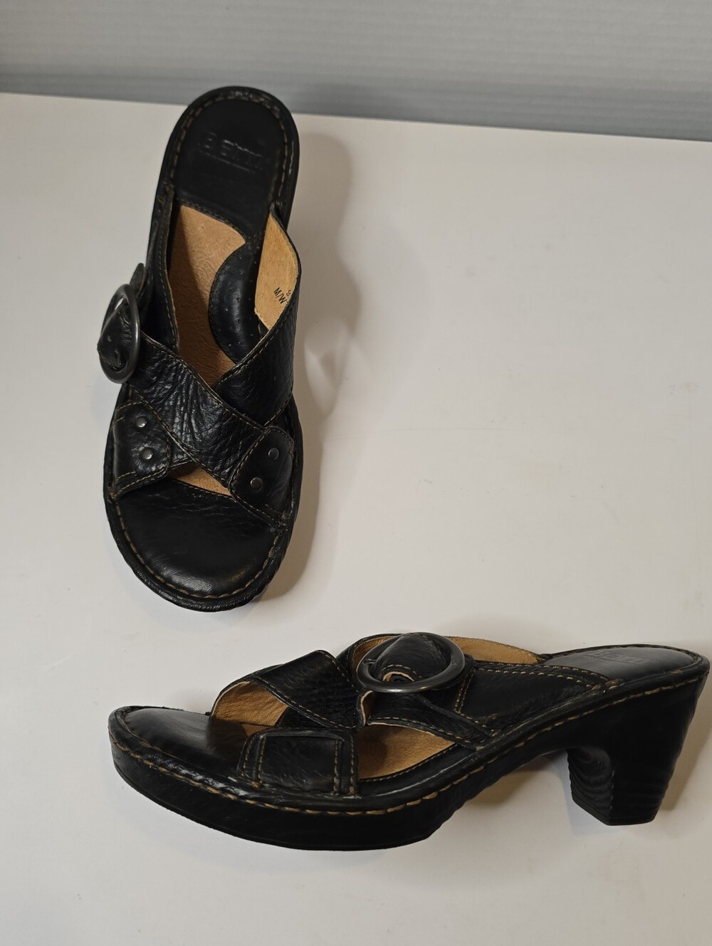 Born Sandals Womens 9 Black Leather Slide Wedge Platform Buckle Comfort Shoes